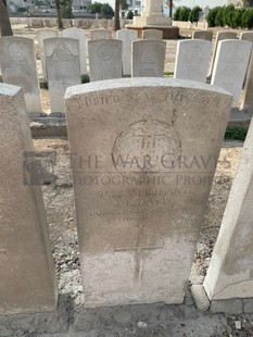 BAGHDAD (NORTH GATE) WAR CEMETERY - DAVIS, J R
